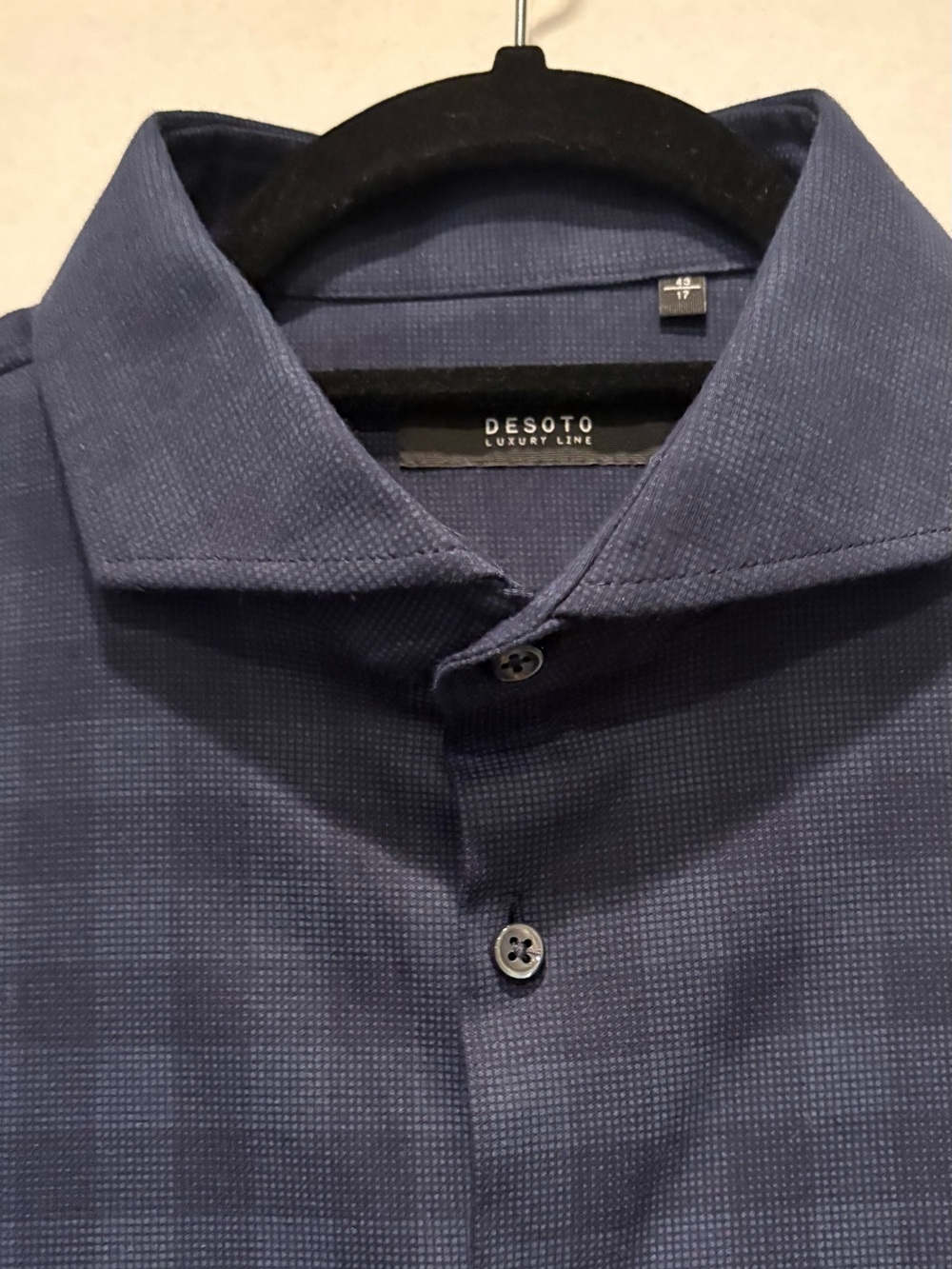 Desoto Luxury Line - Men's Long Sleeve knit Button Down Dress Shirt. Size 17